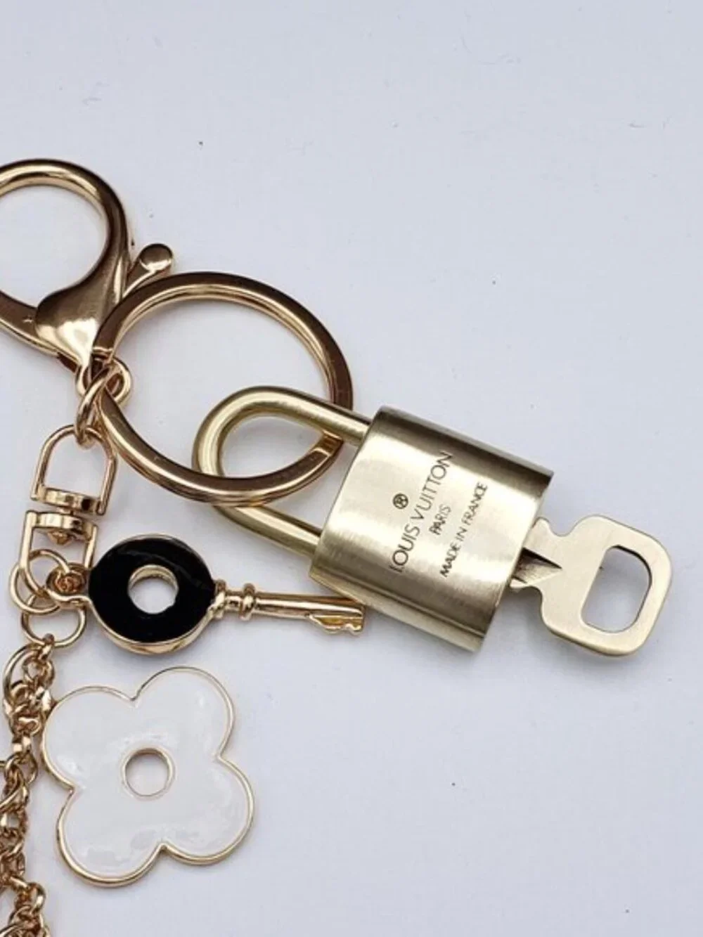 Authentic Louis Vuitton Gold Padlock 🔒 Shiny LV Key + Unbranded Bag Charm